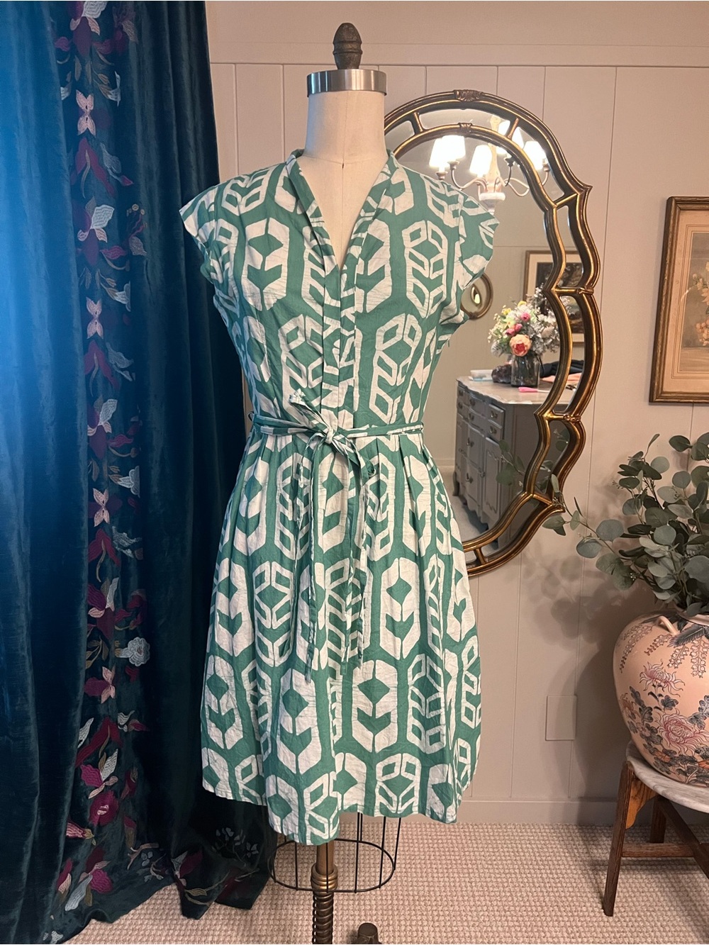 Sleeveless Green Geometric Print Belted Dress